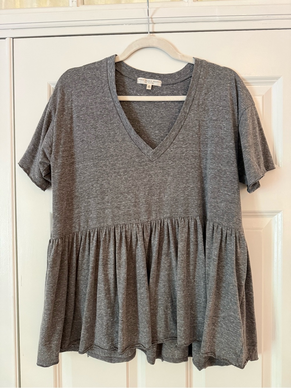 Truly Madly Deeply Heather Gray V-Neck Peplum Tee